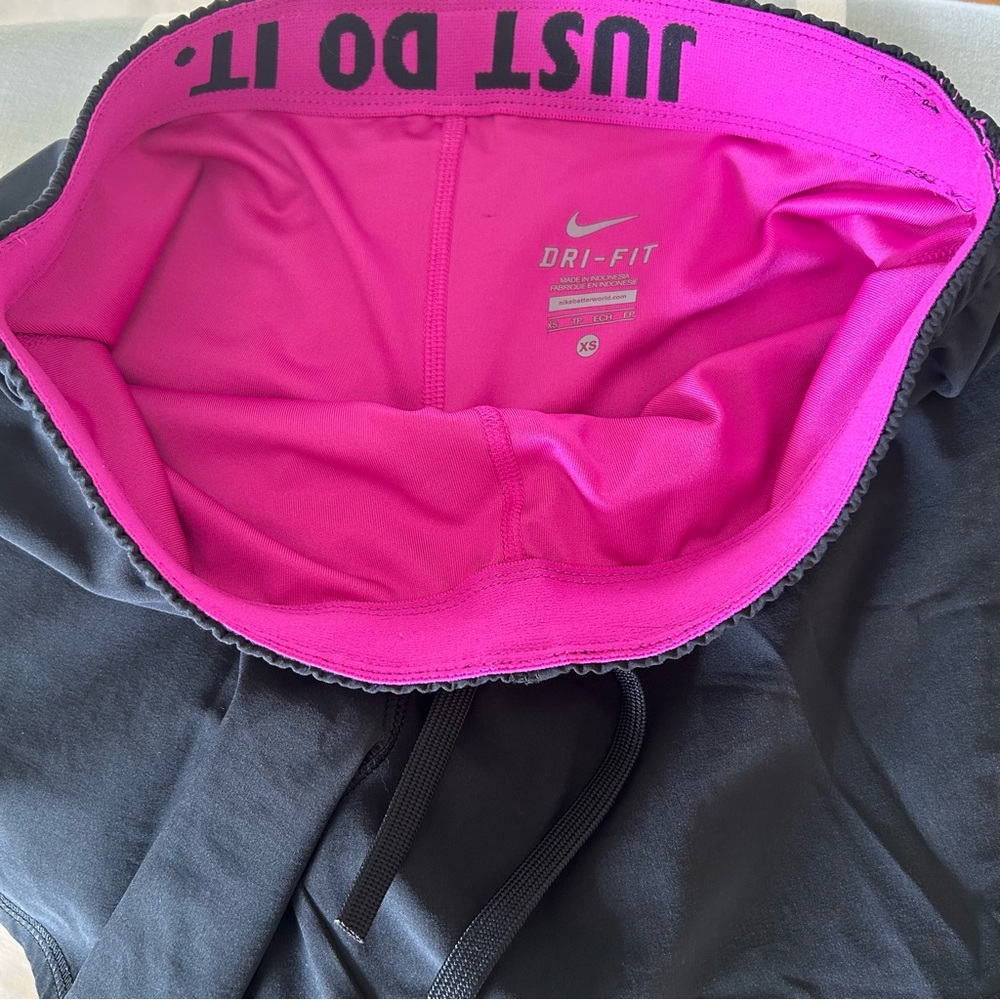 Nike Women’s Dri-Fit running shorts with built-in liner - Picture 3 of 6